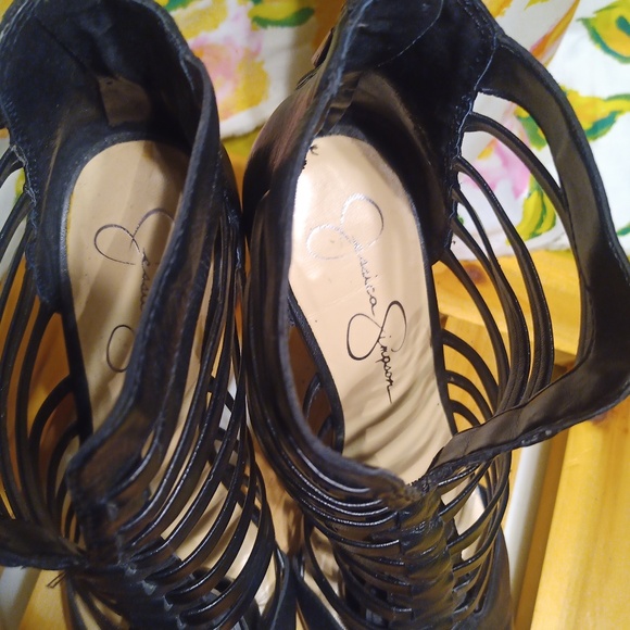 GU- 9 - Picture 3 of 4